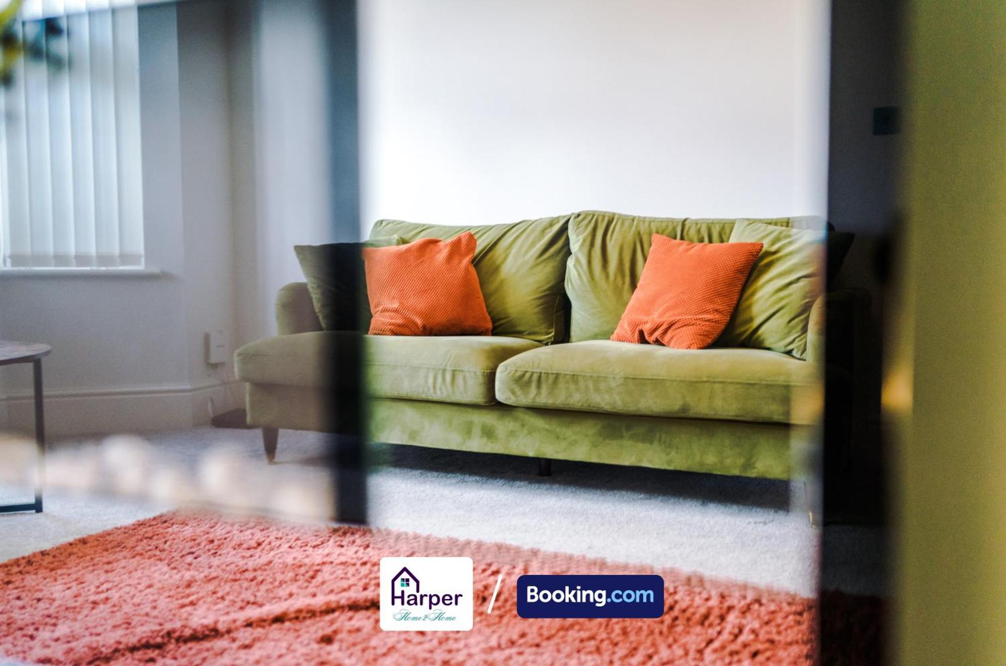 4 Bedroom By Harperletting Short Lets & Serviced Accommodation Chester With Detached Games Room Drive Long Or Short Stays Christleton Eksteriør billede