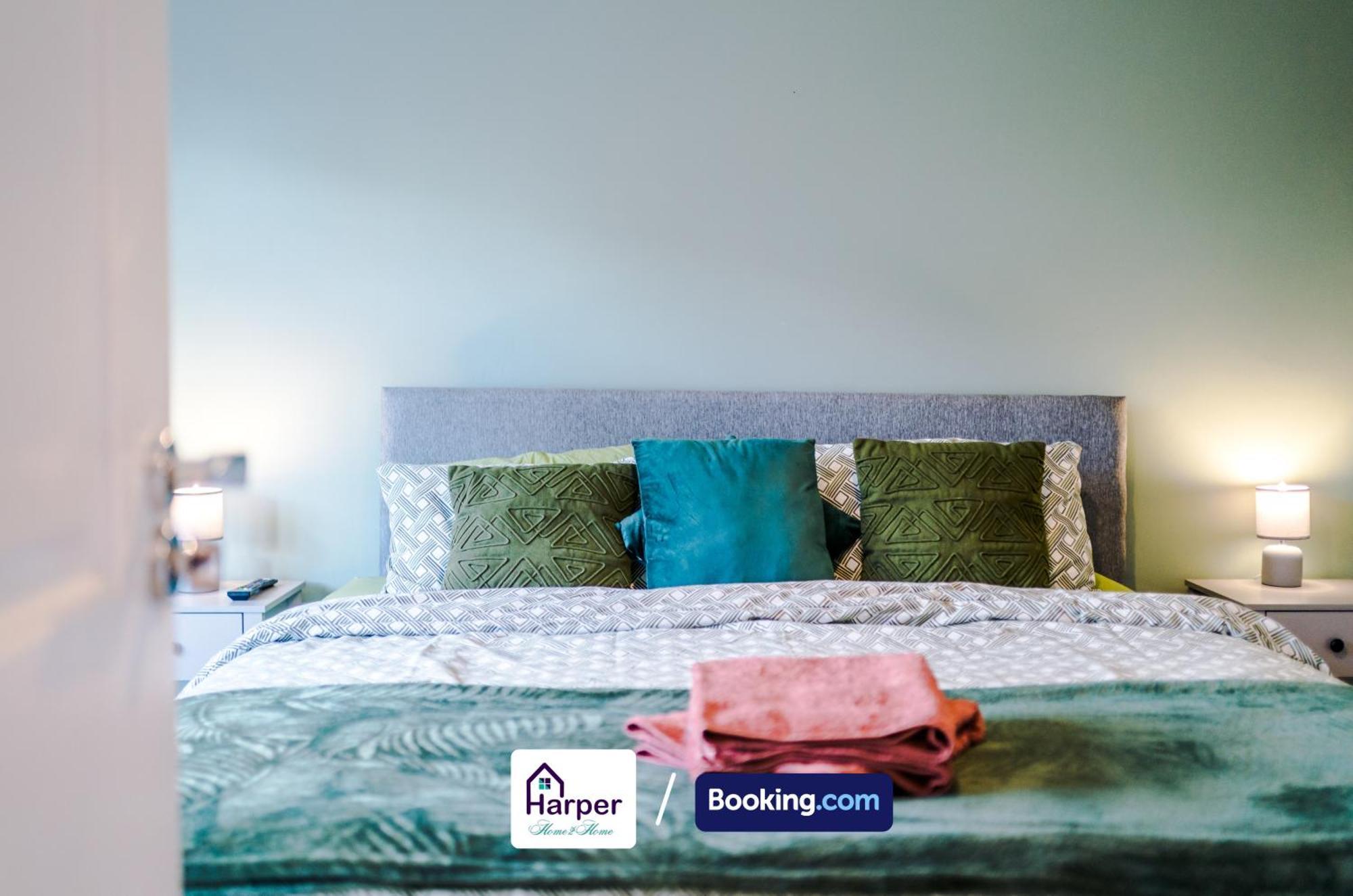 4 Bedroom By Harperletting Short Lets & Serviced Accommodation Chester With Detached Games Room Drive Long Or Short Stays Christleton Eksteriør billede