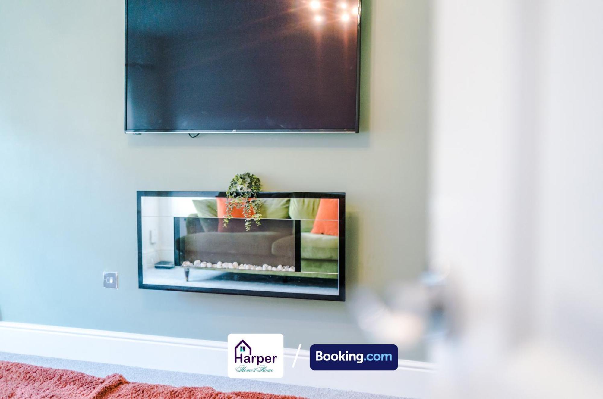 4 Bedroom By Harperletting Short Lets & Serviced Accommodation Chester With Detached Games Room Drive Long Or Short Stays Christleton Eksteriør billede