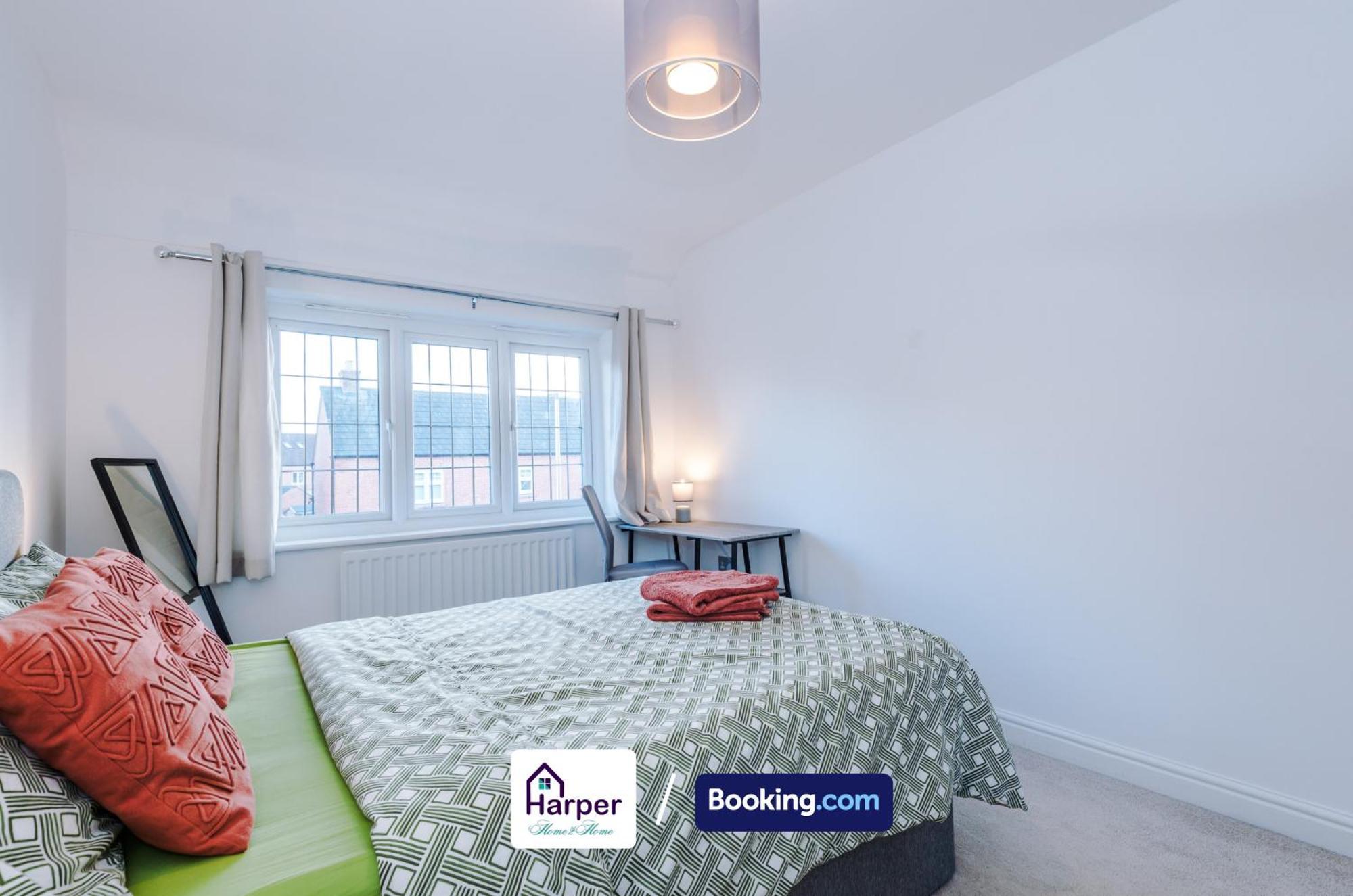 4 Bedroom By Harperletting Short Lets & Serviced Accommodation Chester With Detached Games Room Drive Long Or Short Stays Christleton Eksteriør billede